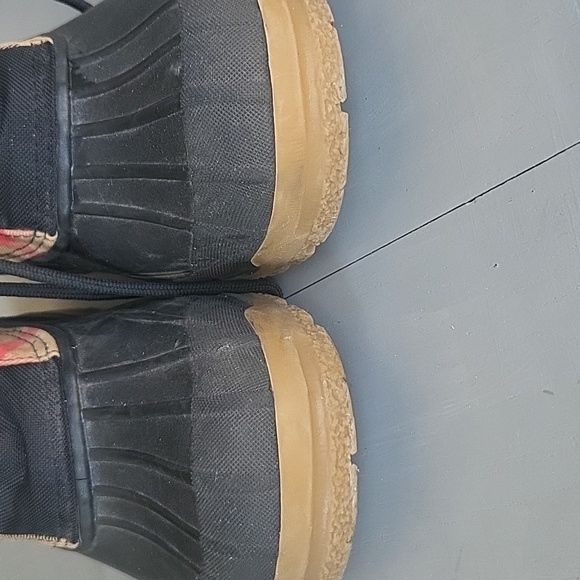 AUTHENTIC Vintage  Burberry Winter Boots - Picture 6 of 12